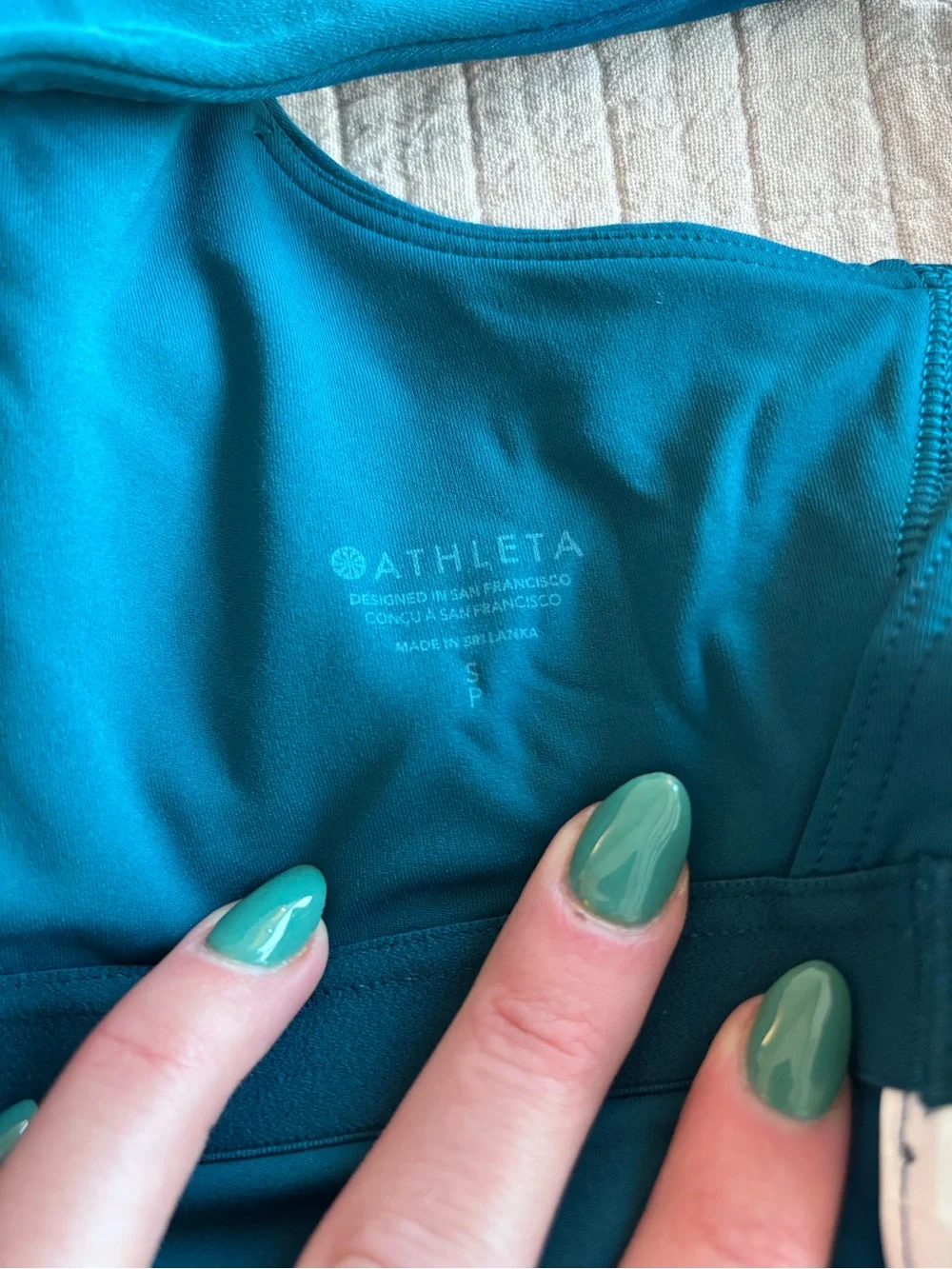 EUC Athleta Set - Salutation Stash 5” Shorts + Transcend Crop Bra Coastal Teal S